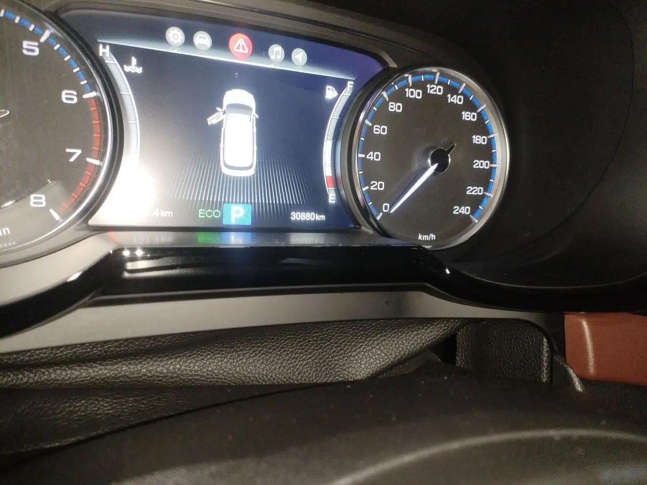 GAC Trumpchi GS8 2017 320T Two-Wheel Drive Luxury Smart Connectivity Version (7 Seats) — миниатюра 12