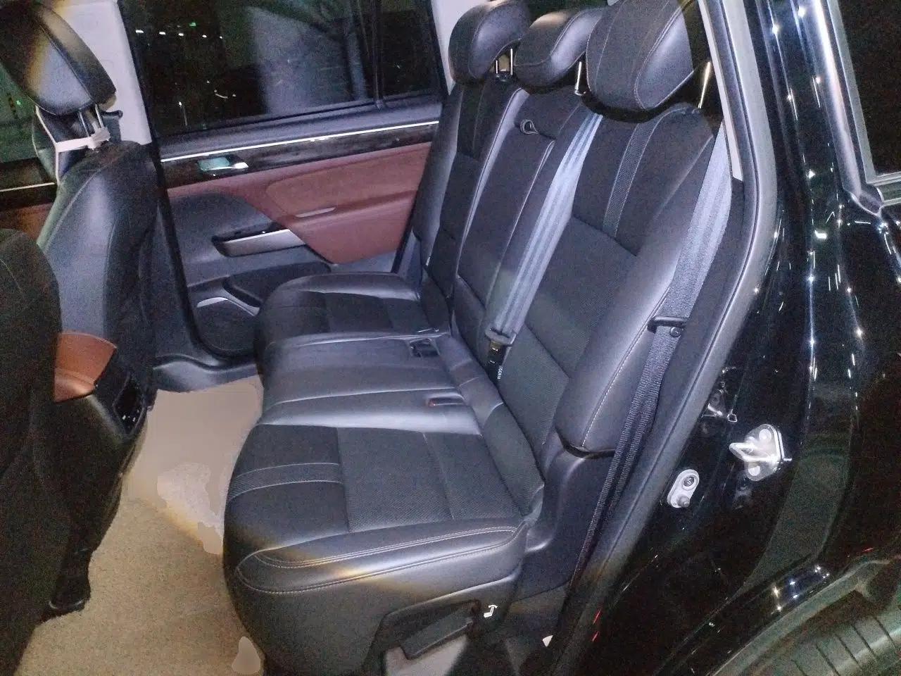 GAC Trumpchi GS8 2017 320T Two-Wheel Drive Luxury Smart Connectivity Version (7 Seats) — миниатюра 17