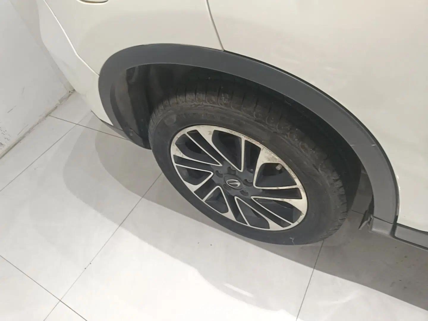 GAC Trumpchi GS4 2017 200T G-DCT Two-Wheel Drive Elite Edition — миниатюра 11