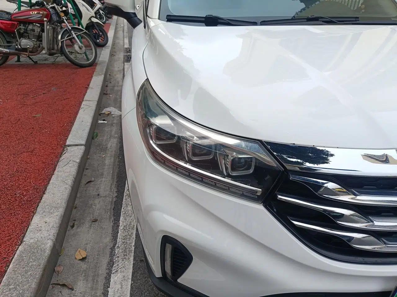 GAC Trumpchi GS4 2018 235T Automatic Two-Wheel Drive Luxury Smart Connectivity Millionth Anniversary Edition — миниатюра 7