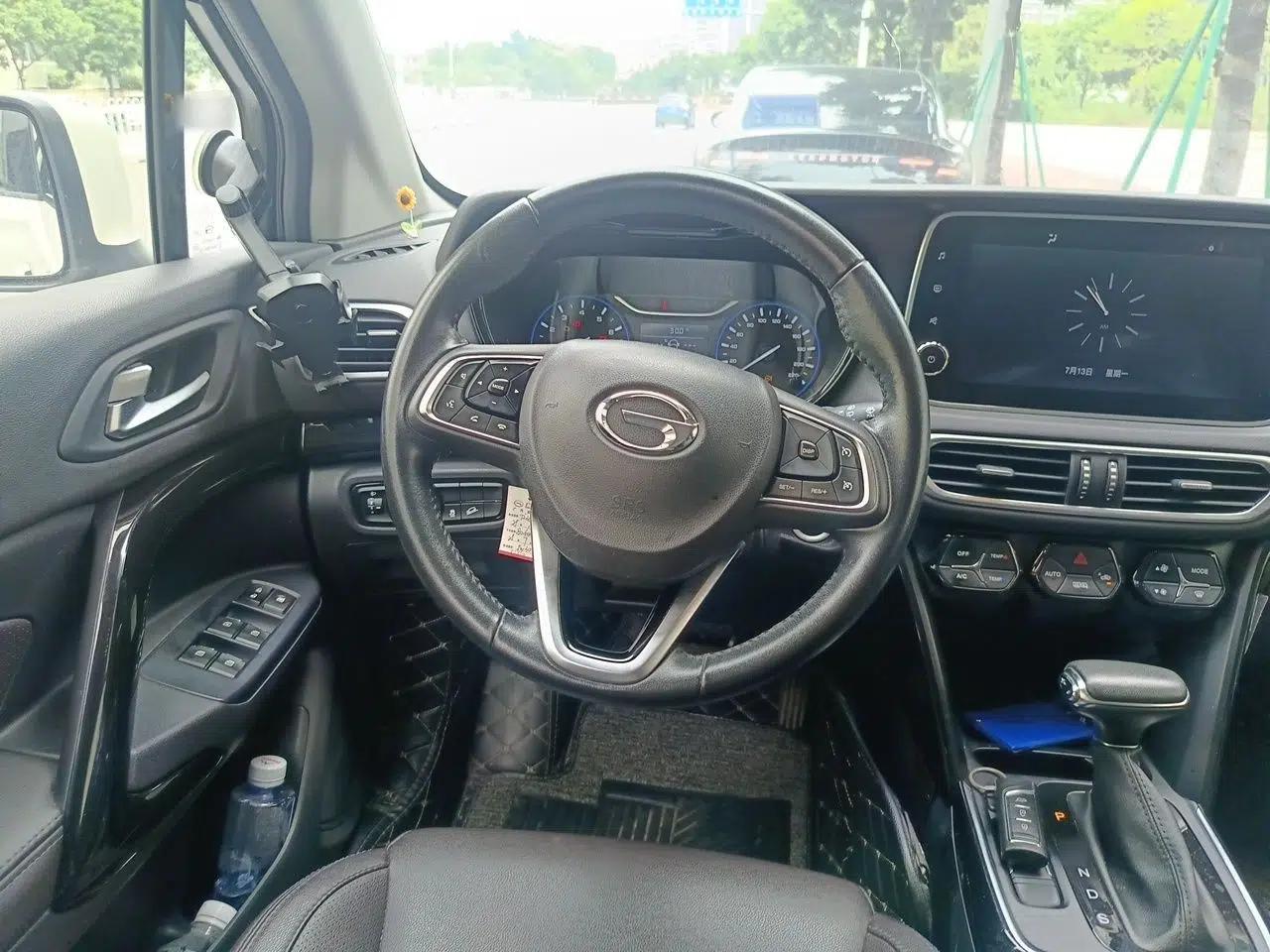 GAC Trumpchi GS4 2018 235T Automatic Two-Wheel Drive Luxury Smart Connectivity Millionth Anniversary Edition — миниатюра 10