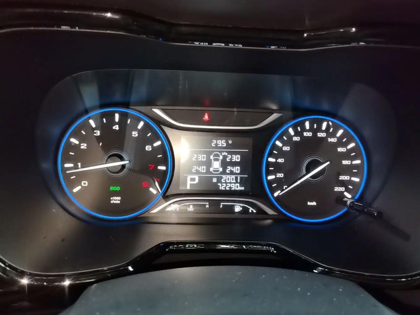 GAC Trumpchi GS4 2019 270T Automatic Two-Wheel Drive Luxury Smart Connectivity Model — миниатюра 23