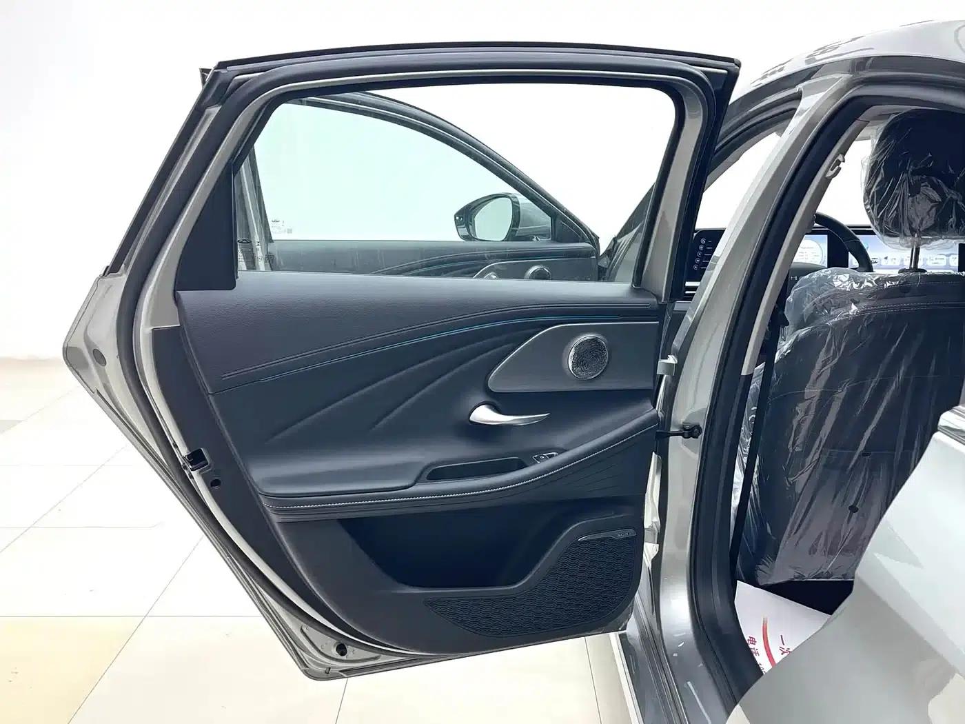 Chery Arrizo 8 2025 1.6T DCT — миниатюра 4