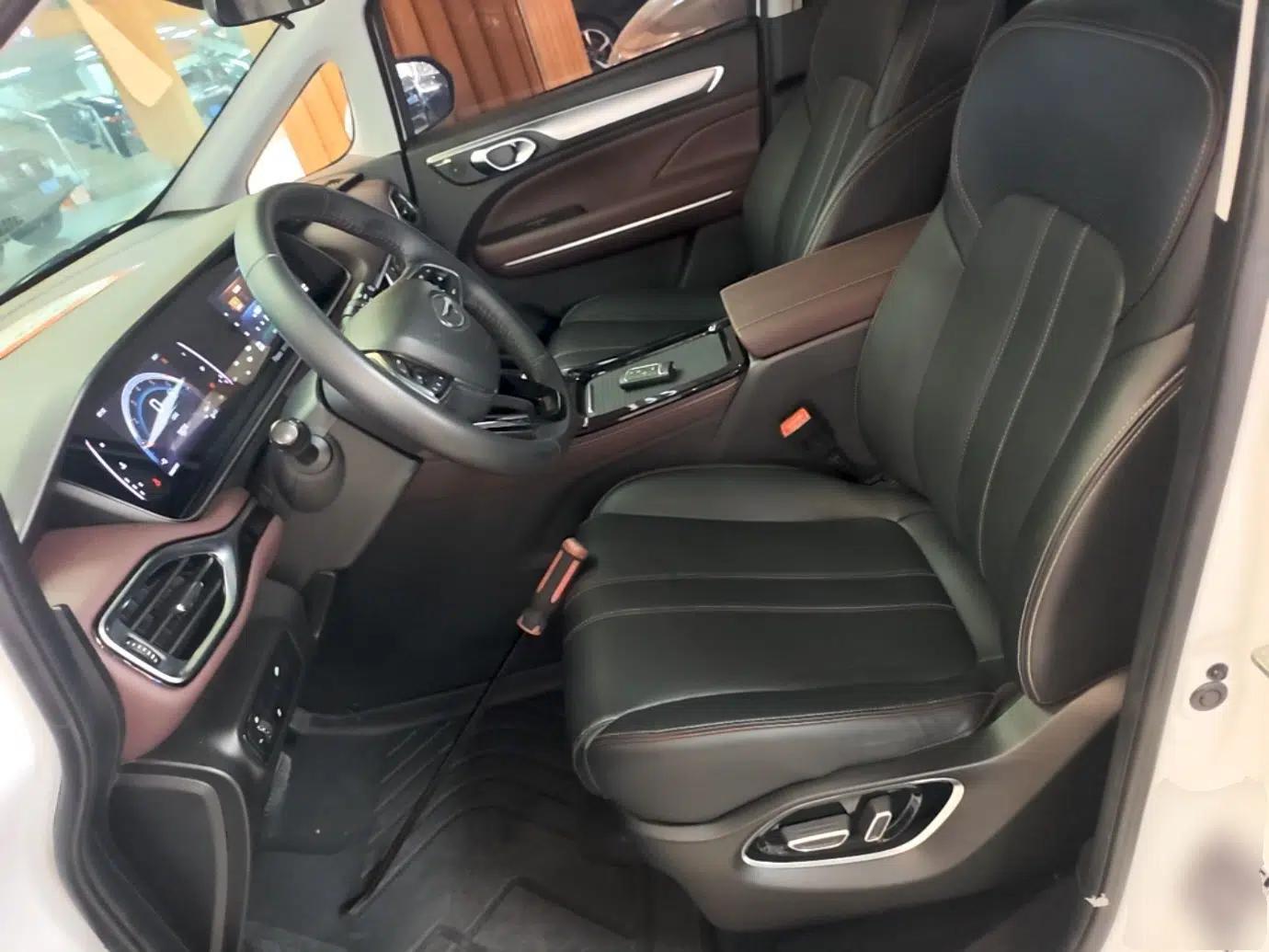 GAC Trumpchi M6 2023 PRO 270T DCT Luxury Edition — миниатюра 17