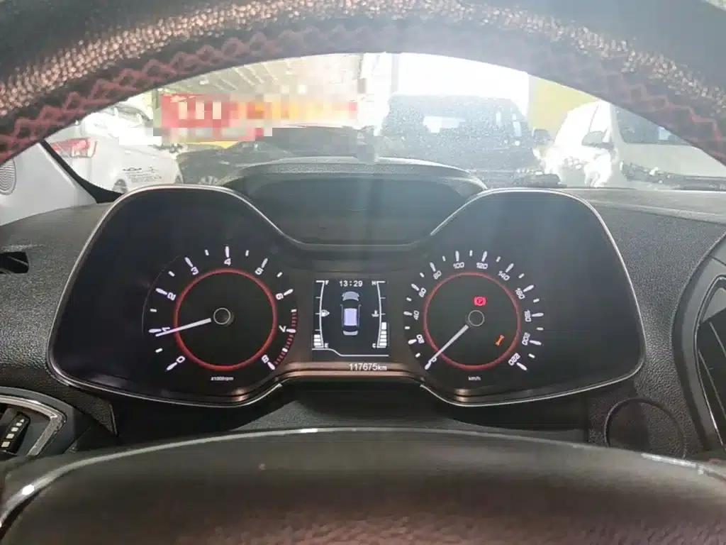 Chery Arrizo 5 2017 1.5L Manual Trendsetter Edition — миниатюра 12