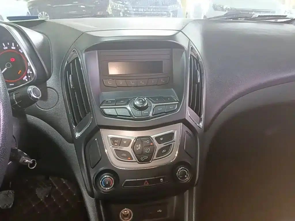 Chery Arrizo 5 2017 1.5L Manual Trendsetter Edition — миниатюра 13