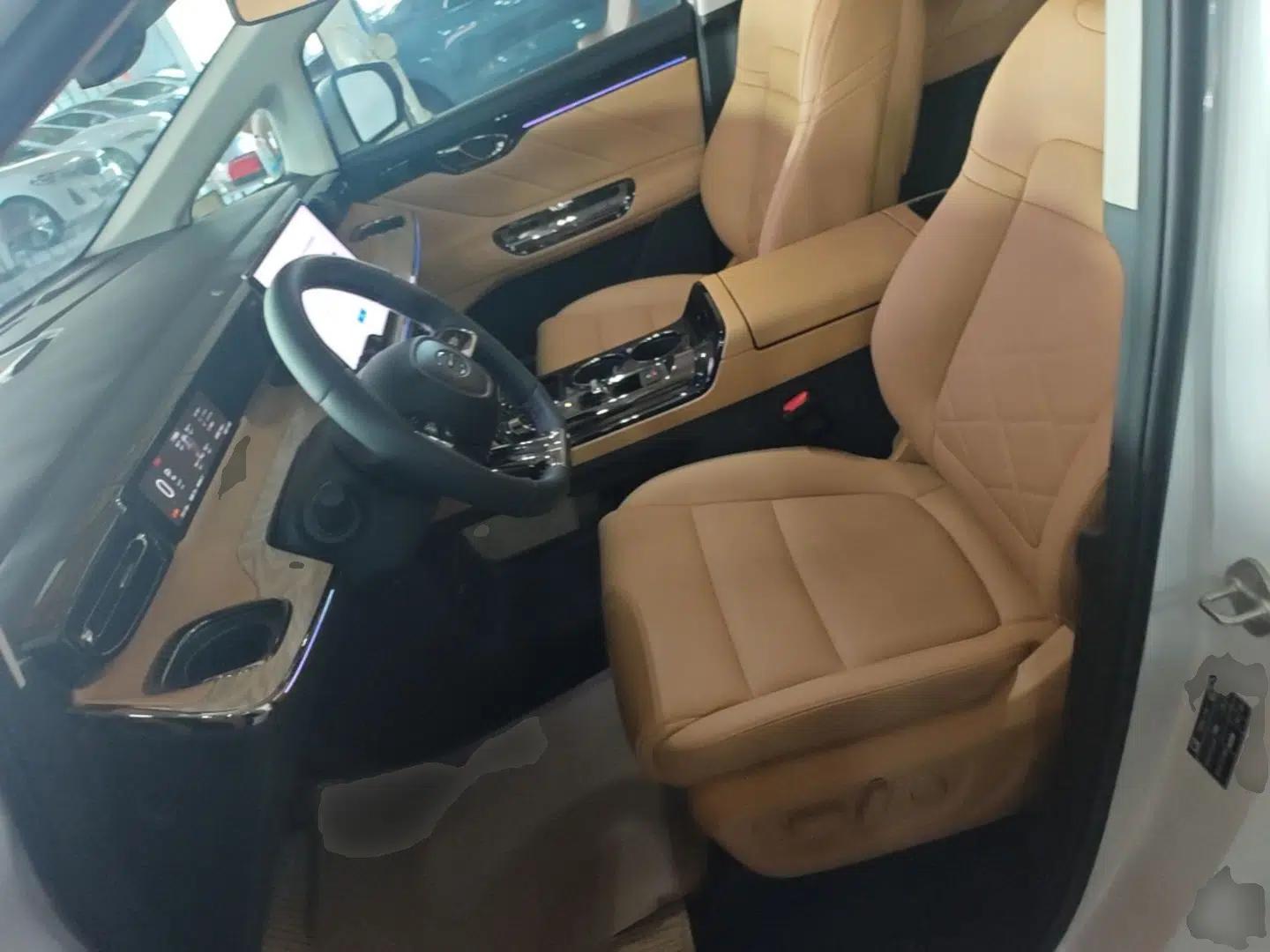GAC Trumpchi E8 New Energy 2024 150km Longteng Glorious+ — миниатюра 17