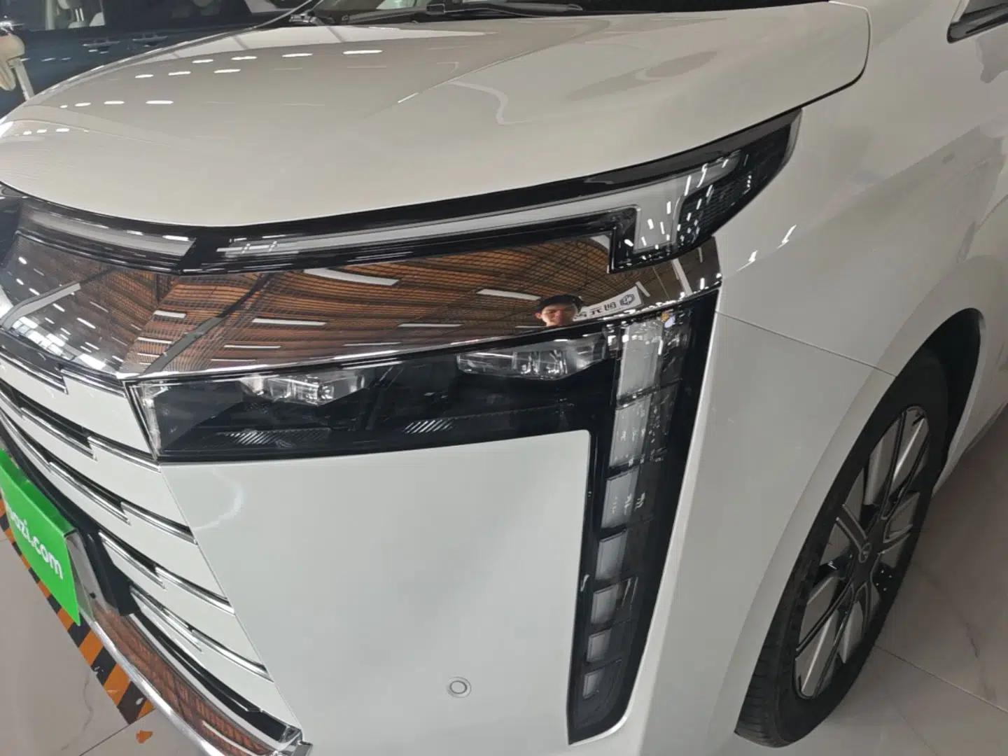 GAC Trumpchi E8 New Energy 2024 150km Longteng Glorious+ — миниатюра 8
