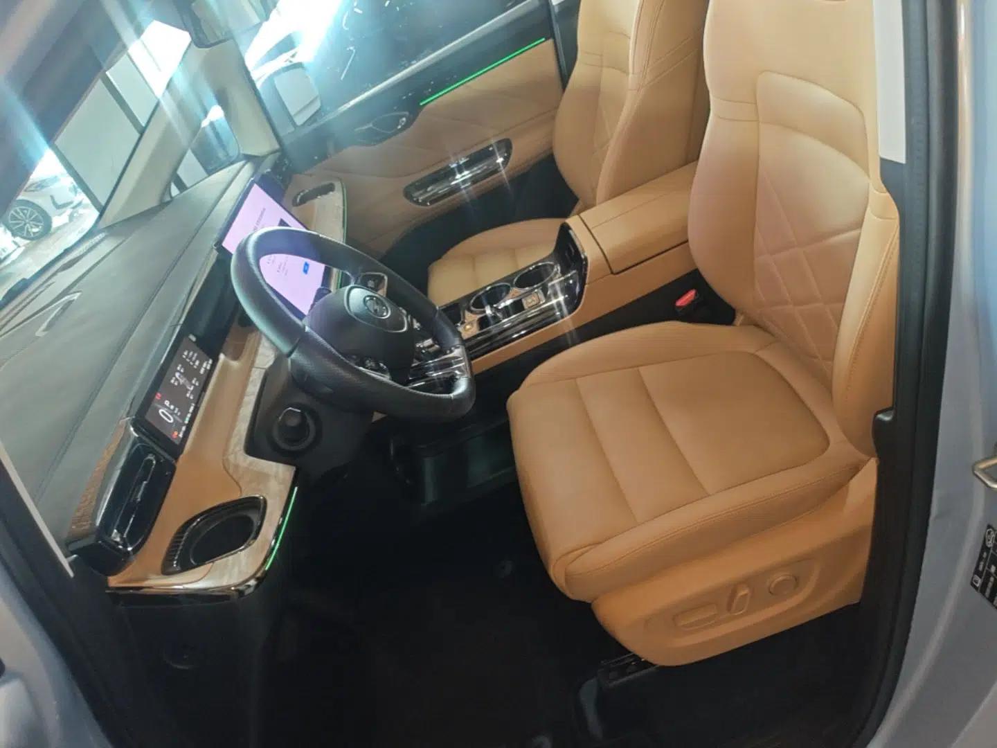 GAC Trumpchi E8 New Energy 2024 150km MAX+ — миниатюра 17
