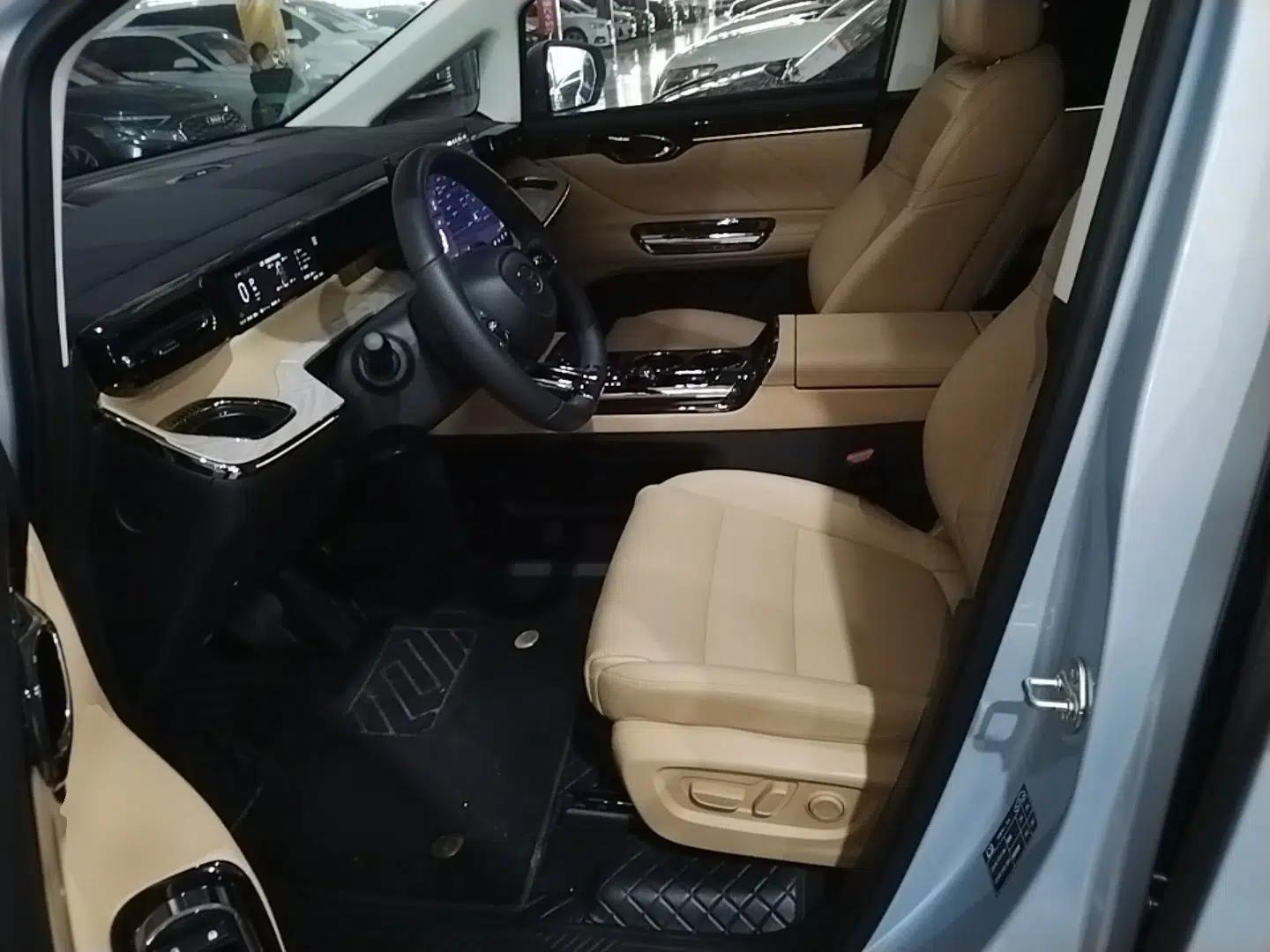 GAC Trumpchi E8 New Energy 2024 150km MAX+ — миниатюра 17