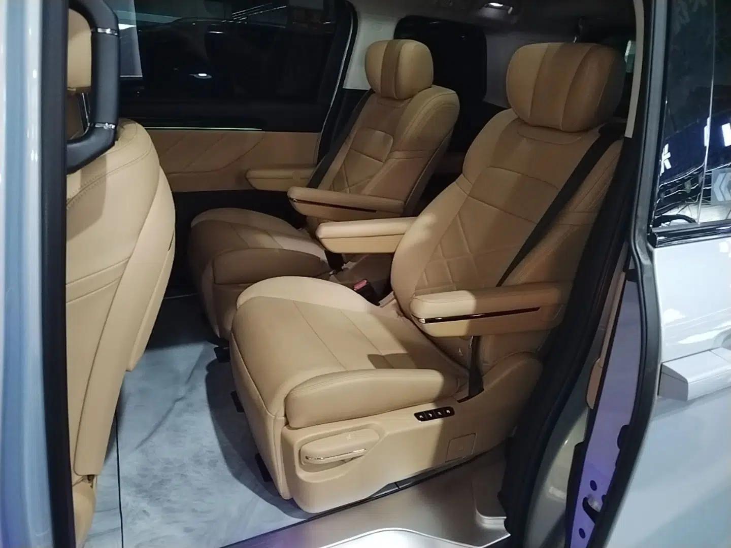 GAC Trumpchi E8 New Energy 2024 150km MAX+ — миниатюра 20