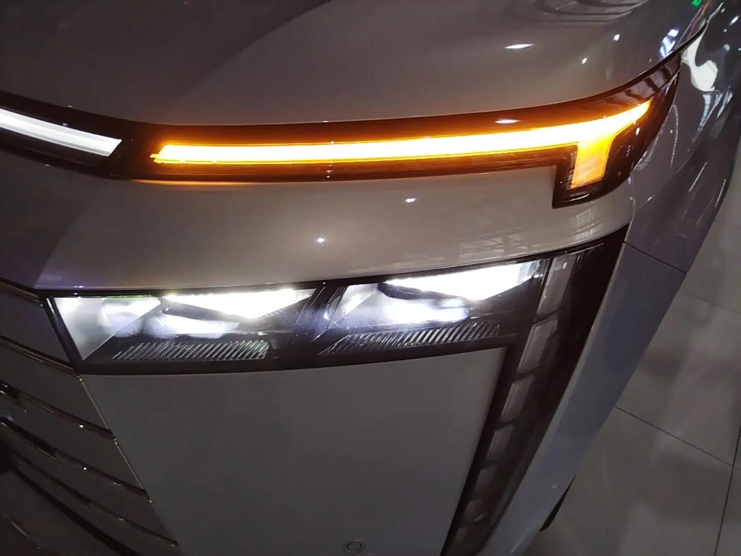 GAC Trumpchi E8 New Energy 2024 150km MAX+ — миниатюра 8