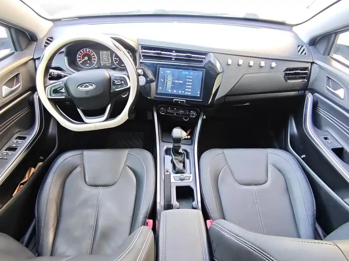 Chery Tiggo 3x 2022 PLUS 1.5L CVT Joyful Red Date Edition II — миниатюра 7