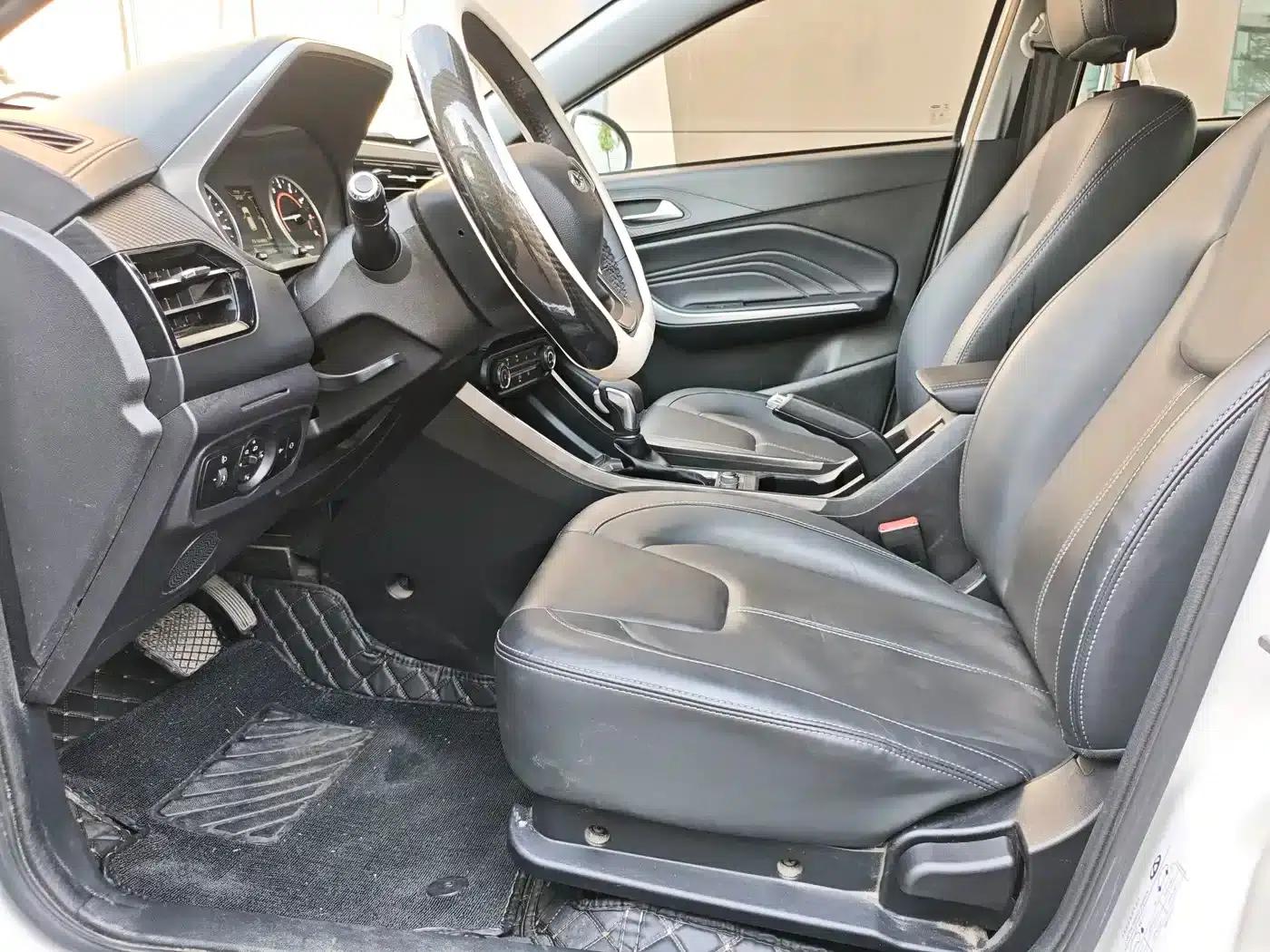 Chery Tiggo 3x 2022 PLUS 1.5L CVT Joyful Red Date Edition II — миниатюра 9