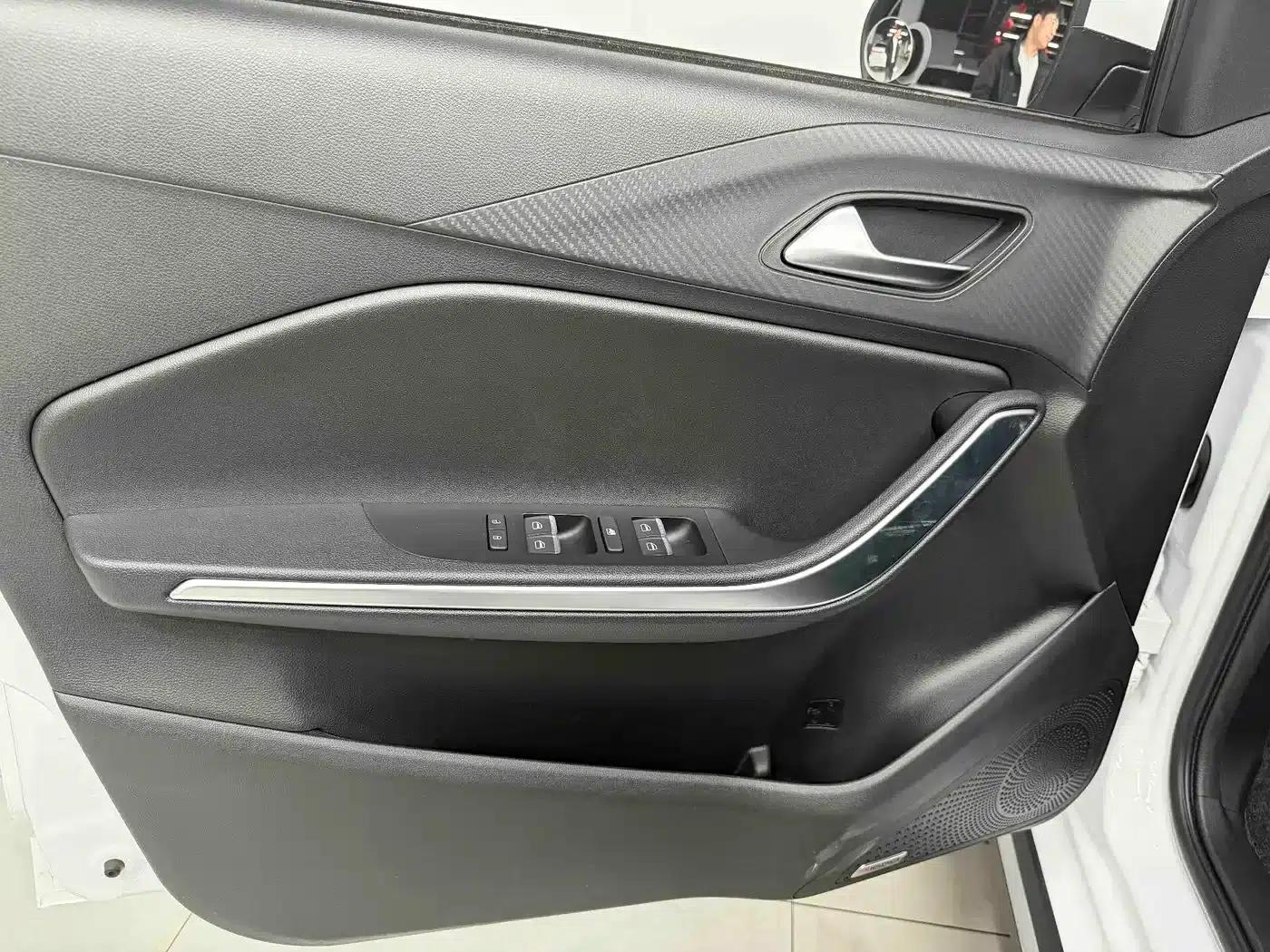 Chery Tiggo 3x 2024 1.5L CVT Premium Edition — миниатюра 11