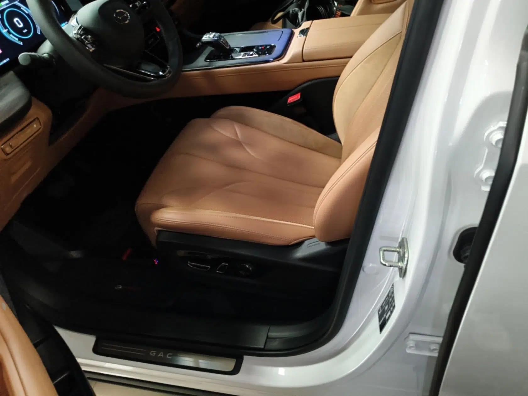 GAC Trumpchi ES9 2024 PHEV with 143 km Max — миниатюра 17