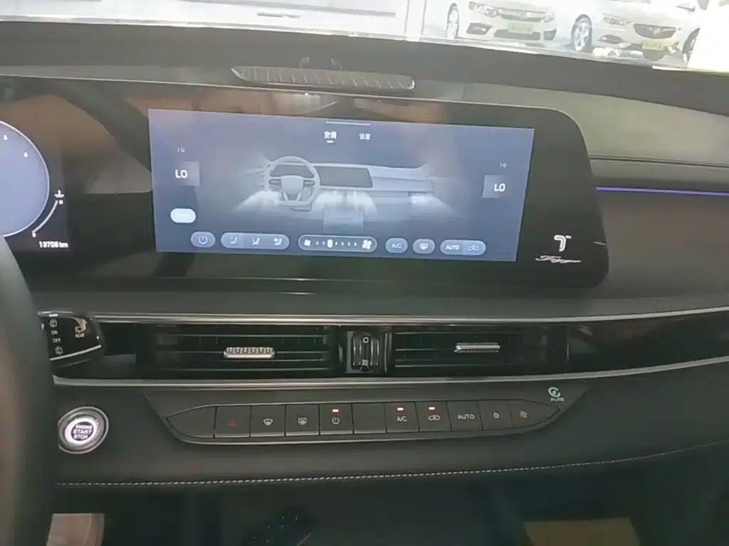 Chery Tiggo 8 PRO 2025 290T 2WD Luxury Edition — миниатюра 13