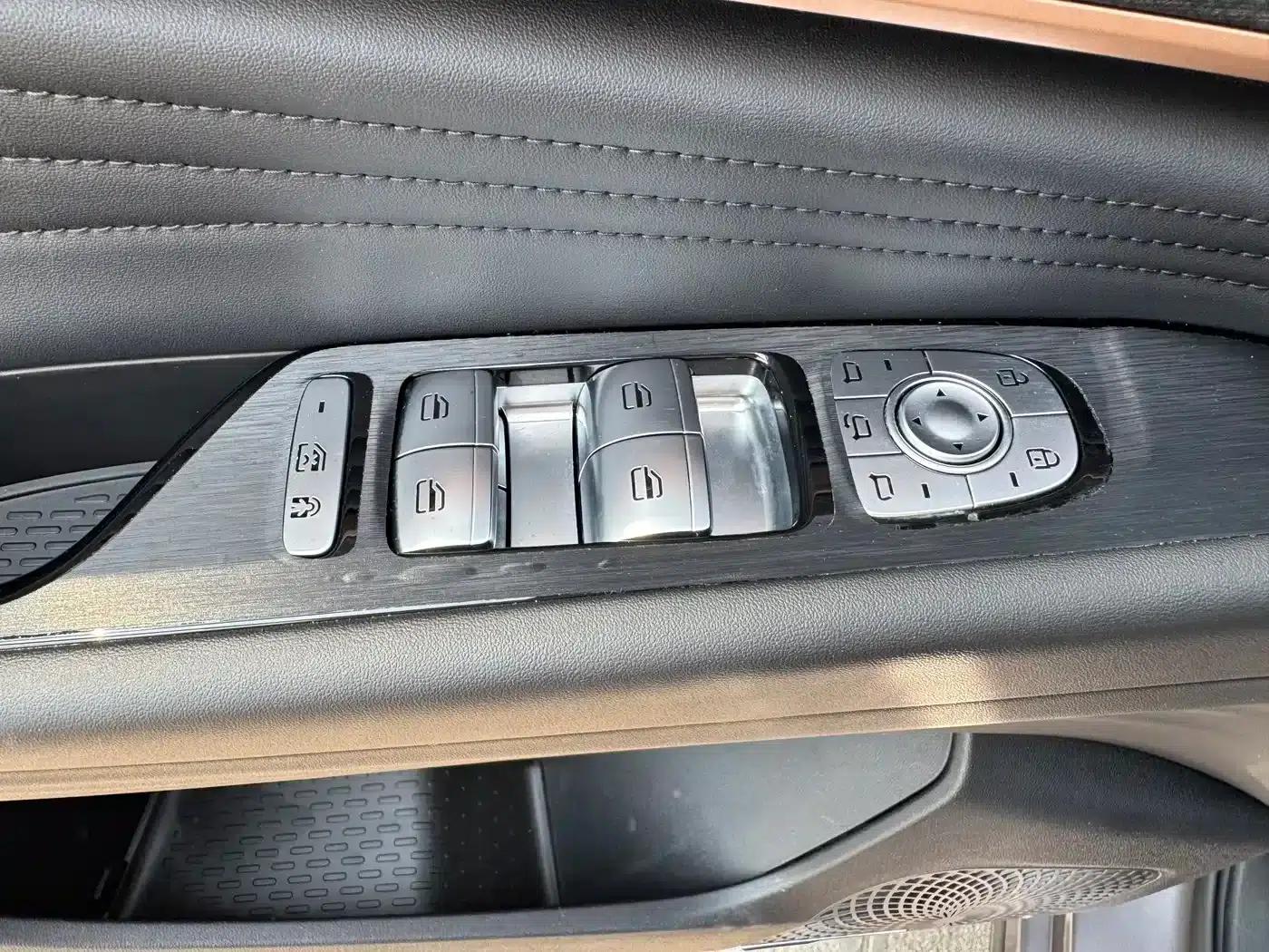 Chery Tiggo 9 2023 2.0T Dual-Clutch Two-Wheel Drive Luxury Edition 5-Seater — миниатюра 20
