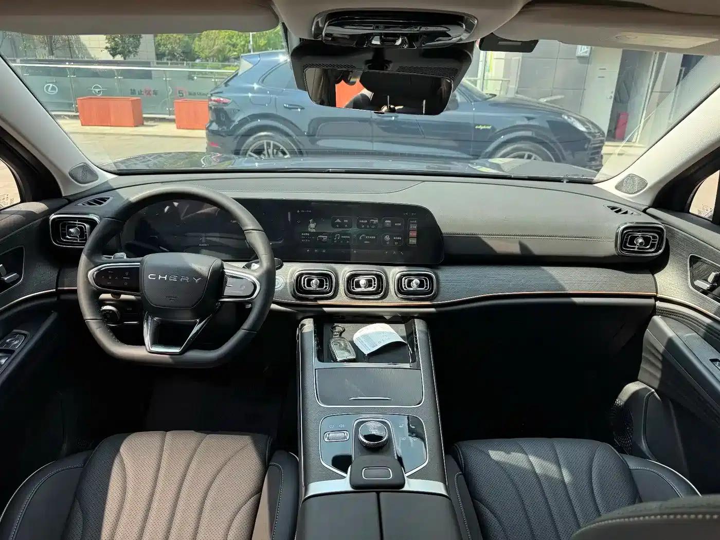 Chery Tiggo 9 2023 2.0T Dual-Clutch Two-Wheel Drive Luxury Edition 5-Seater — миниатюра 10