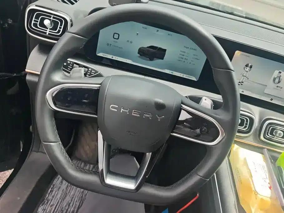 Chery Tiggo 9 2023 2.0T Dual-Clutch Two-Wheel Drive Leading Edition 5-Seater — миниатюра 15