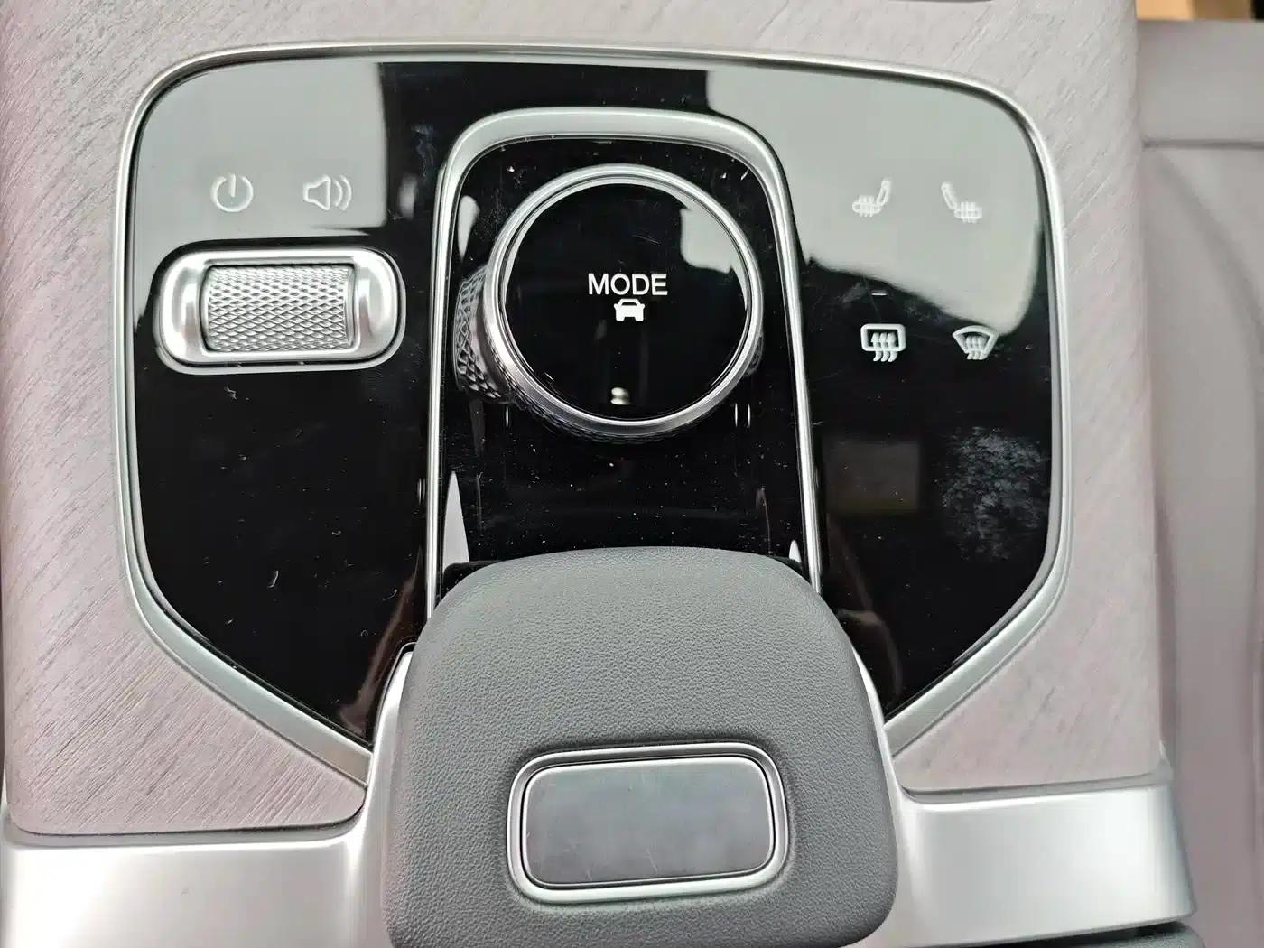 Chery Tiggo 9 2025 2.0T Dual-Clutch Two-Wheel Drive Luxury Edition 5-Seater — миниатюра 13