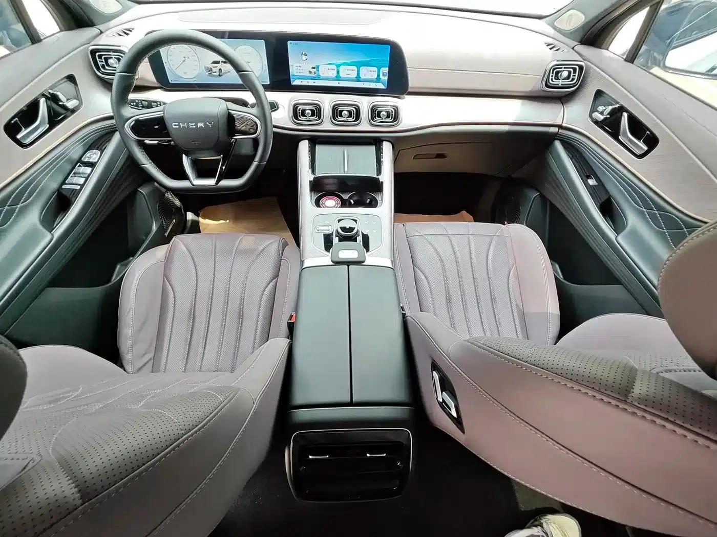 Chery Tiggo 9 2025 2.0T Dual-Clutch Two-Wheel Drive Luxury Edition 5-Seater — миниатюра 4