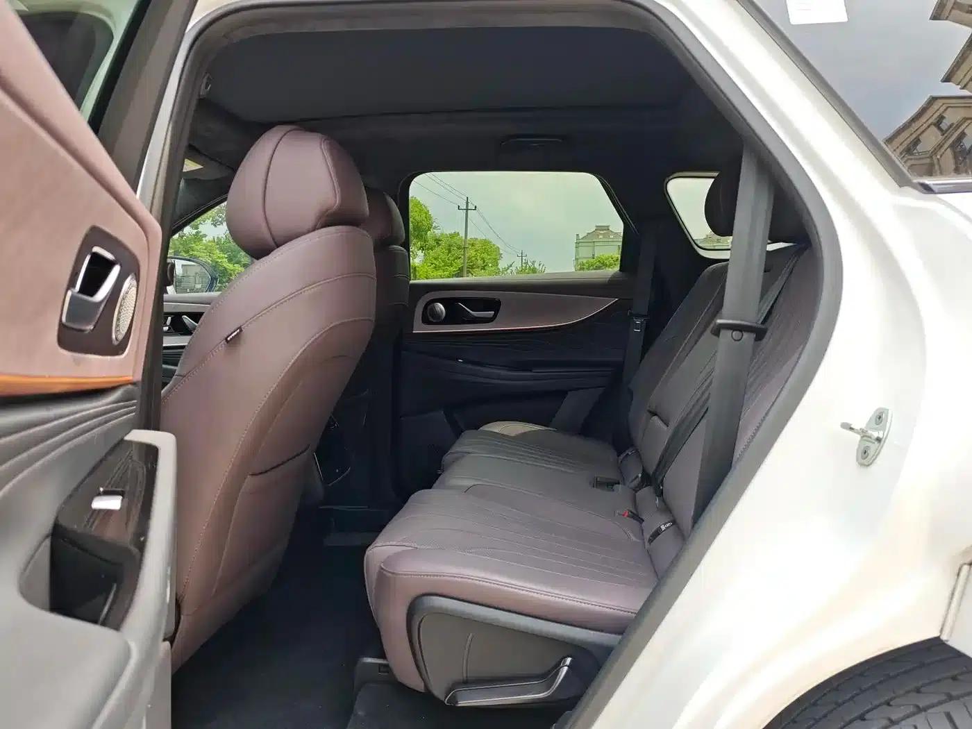 Chery Tiggo 9 2025 2.0T Dual-Clutch Two-Wheel Drive Luxury Edition 5-Seater — миниатюра 8