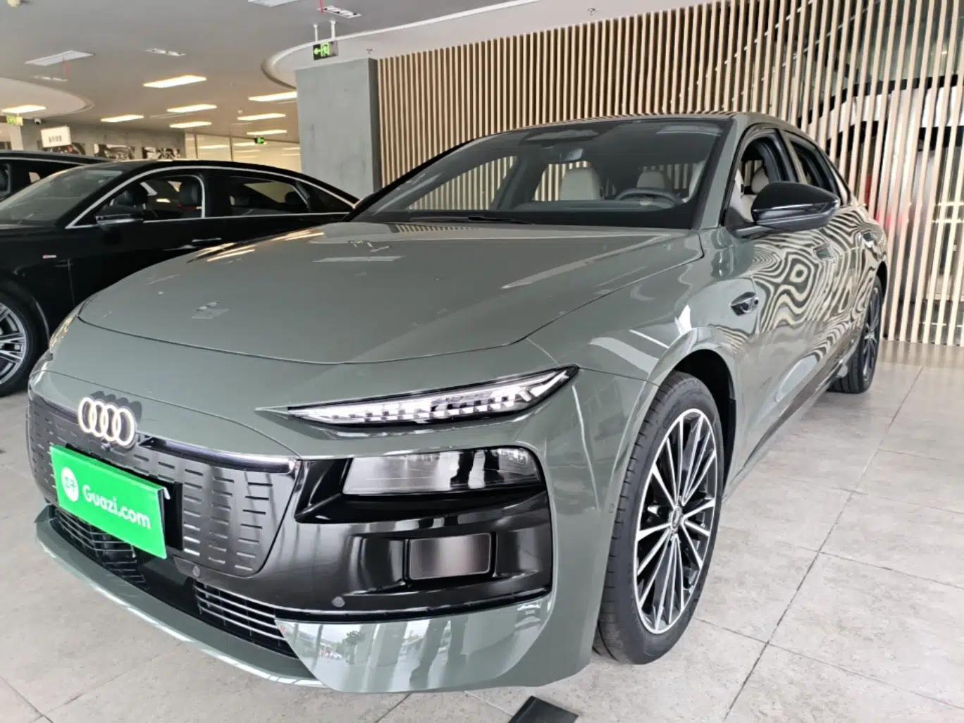 Audi A6L e-tron 2026 Model First Launch Qiankun Smart Driving Edition — миниатюра 1