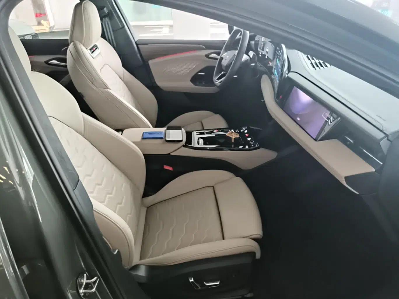 Audi A6L e-tron 2026 Model First Launch Qiankun Smart Driving Edition — миниатюра 19