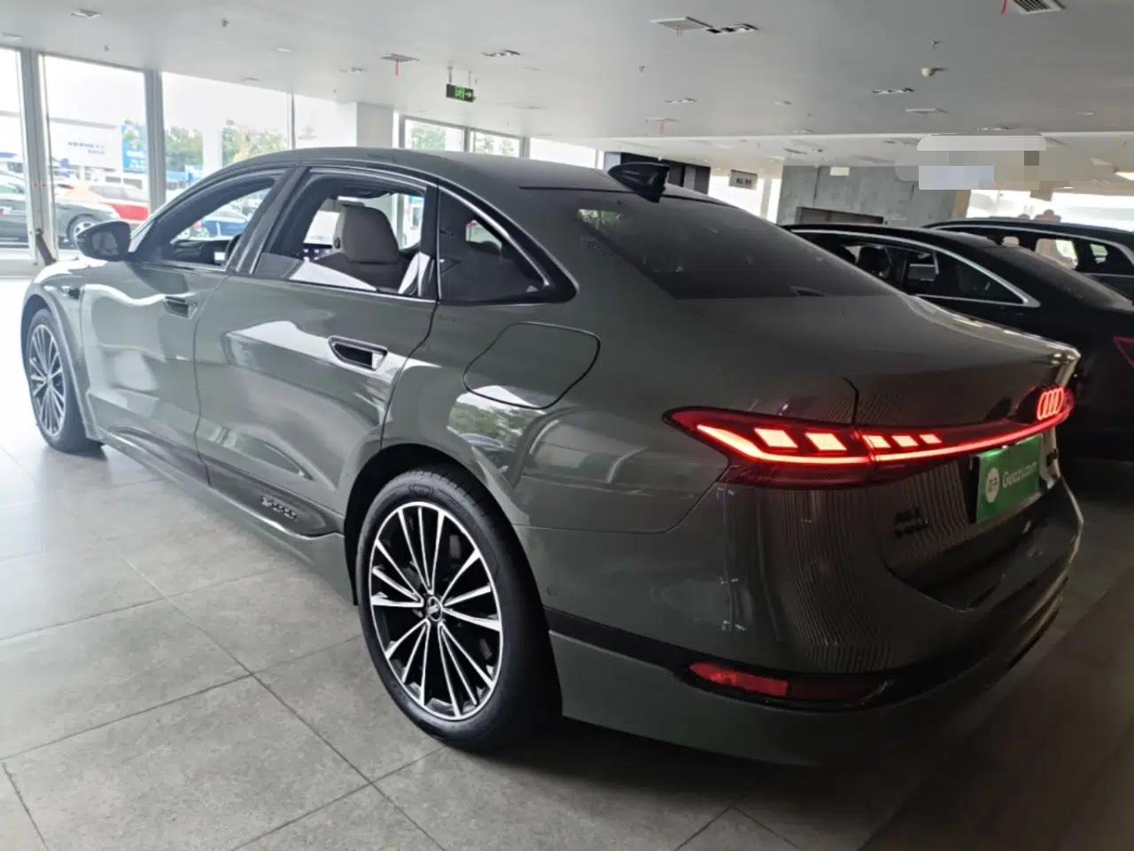 Audi A6L e-tron 2026 Model First Launch Qiankun Smart Driving Edition — миниатюра 4