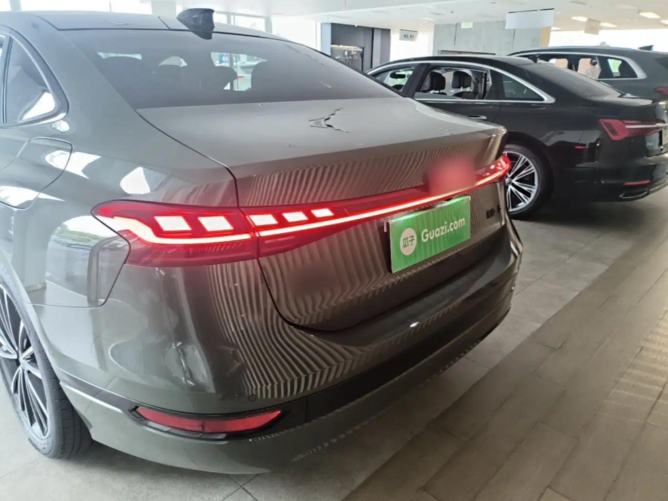 Audi A6L e-tron 2026 Model First Launch Qiankun Smart Driving Edition — миниатюра 5