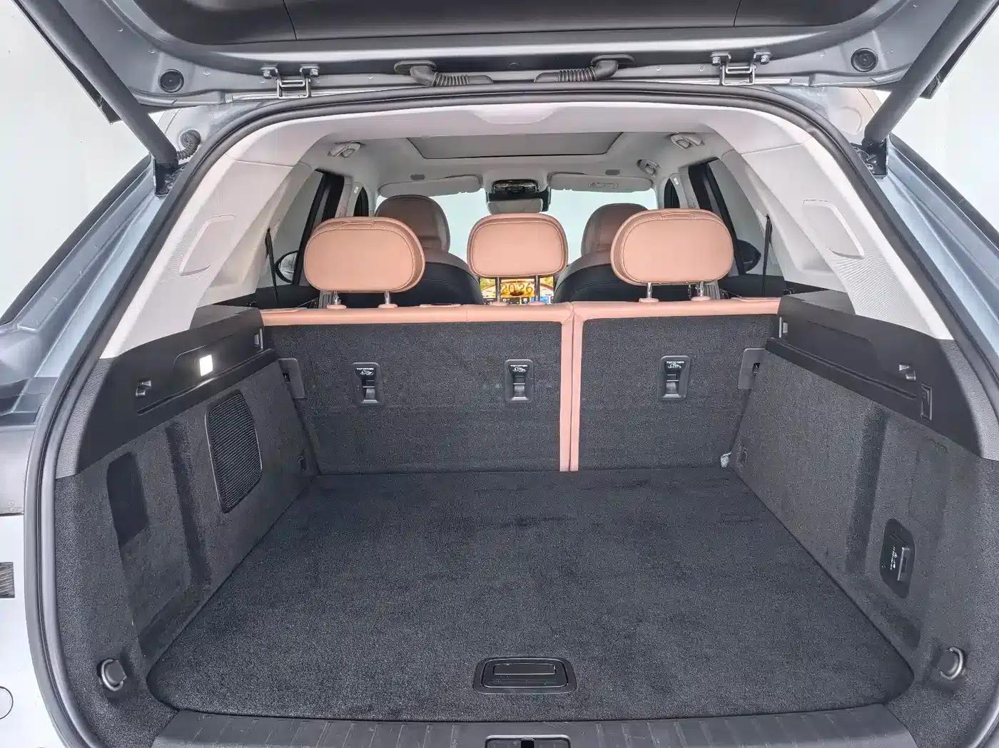 Chery Tiggo 8L 2024 2.0T 2WD Premium Edition 5-seater — миниатюра 11