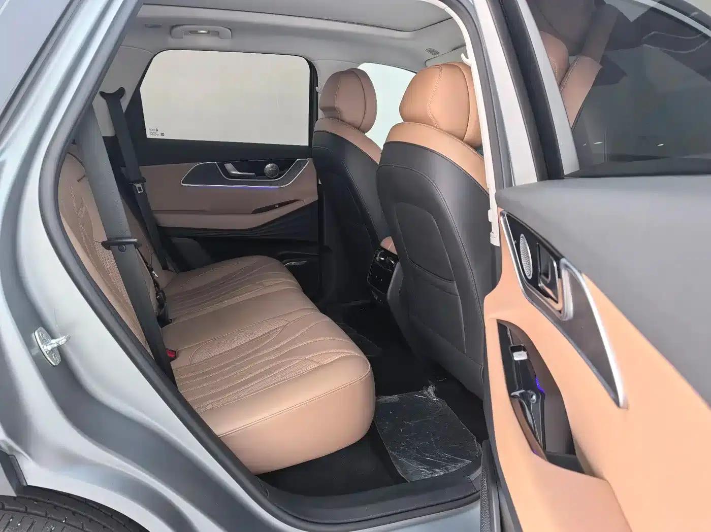 Chery Tiggo 8L 2024 2.0T 2WD Premium Edition 5-seater — миниатюра 14