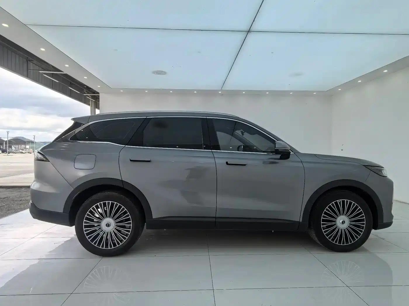 Chery Tiggo 8L 2024 2.0T 2WD Premium Edition 5-seater — миниатюра 22
