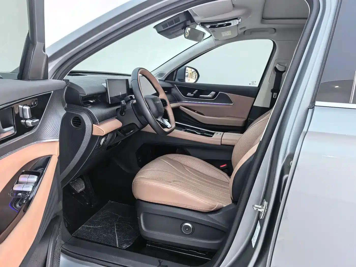 Chery Tiggo 8L 2024 2.0T 2WD Premium Edition 5-seater — миниатюра 7