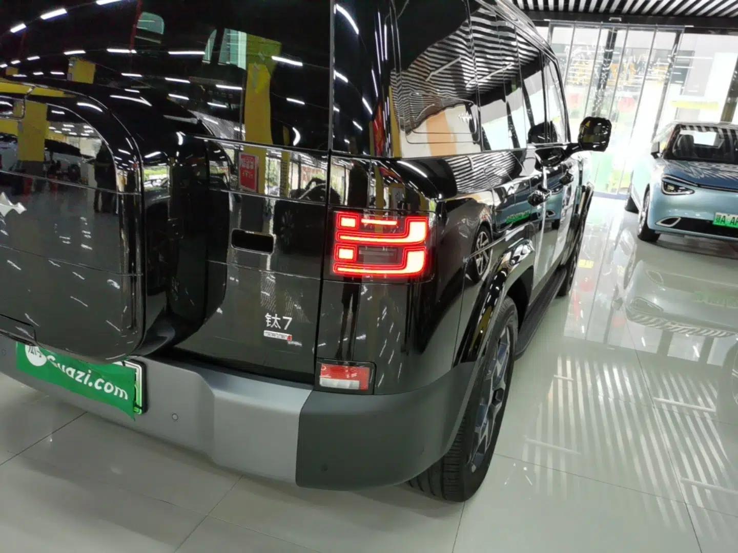 Formula Leopard Titanium 7 2025 Model 190 km Four-Wheel Drive Ultra Edition — миниатюра 9