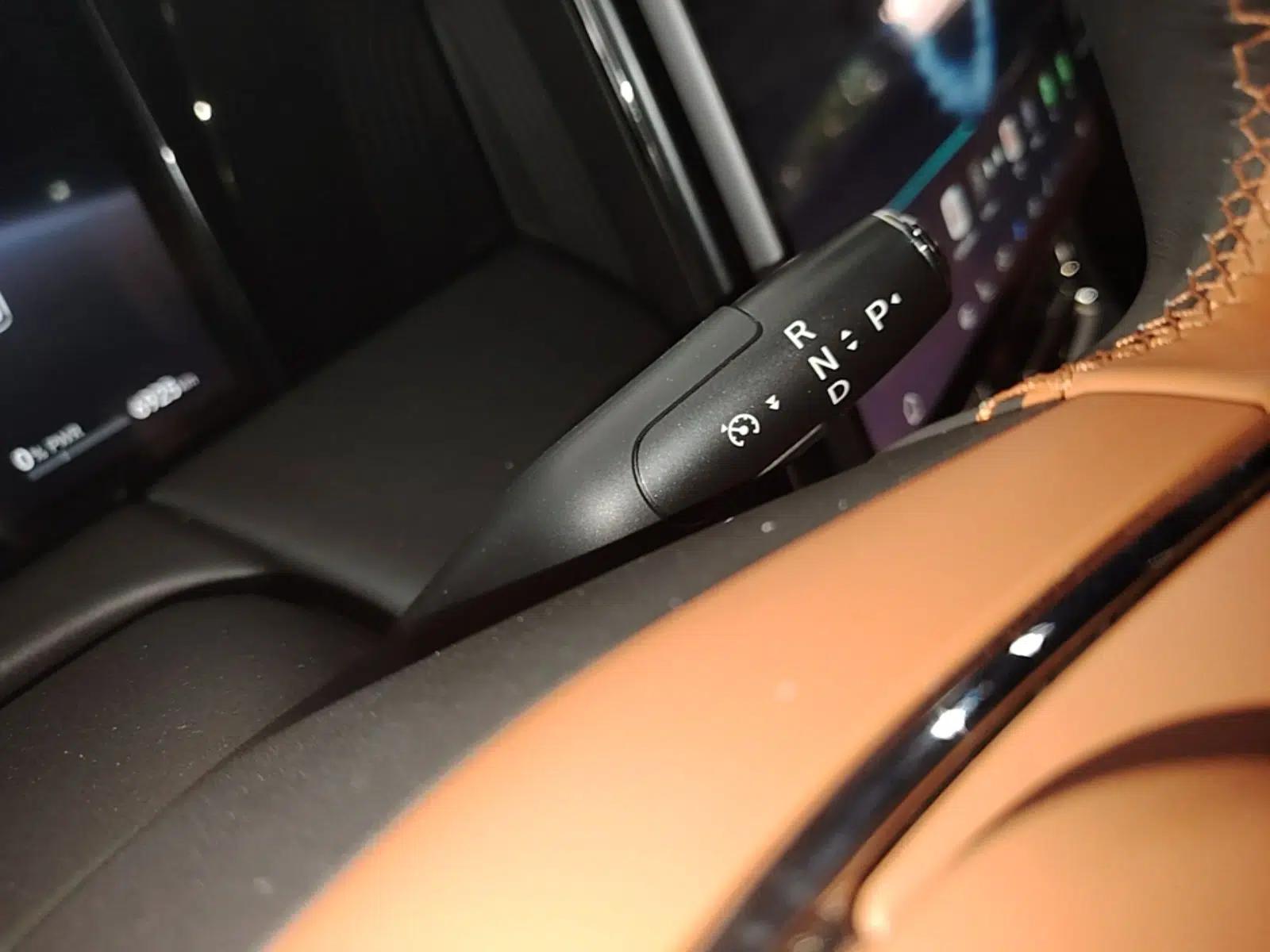 GAC Trumpchi Xiangwang M8 2025 Kunkun Series Ultra First-Class Cabin — миниатюра 16