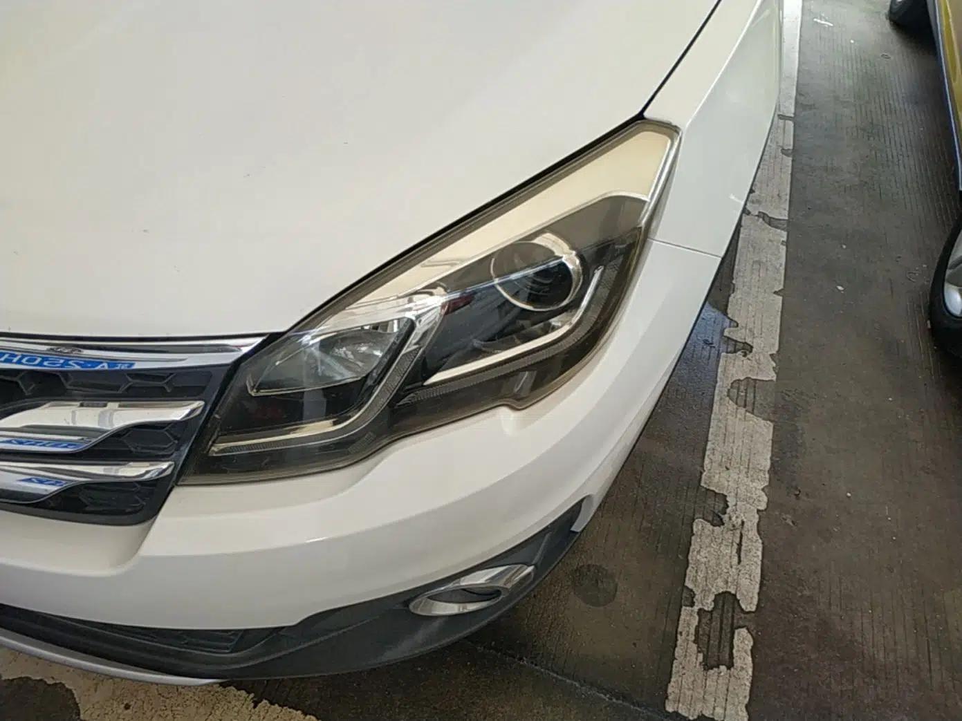 GAC Trumpchi GS5 Super 2015 2.0L Automatic Two-Wheel Drive Comfort Edition — миниатюра 8