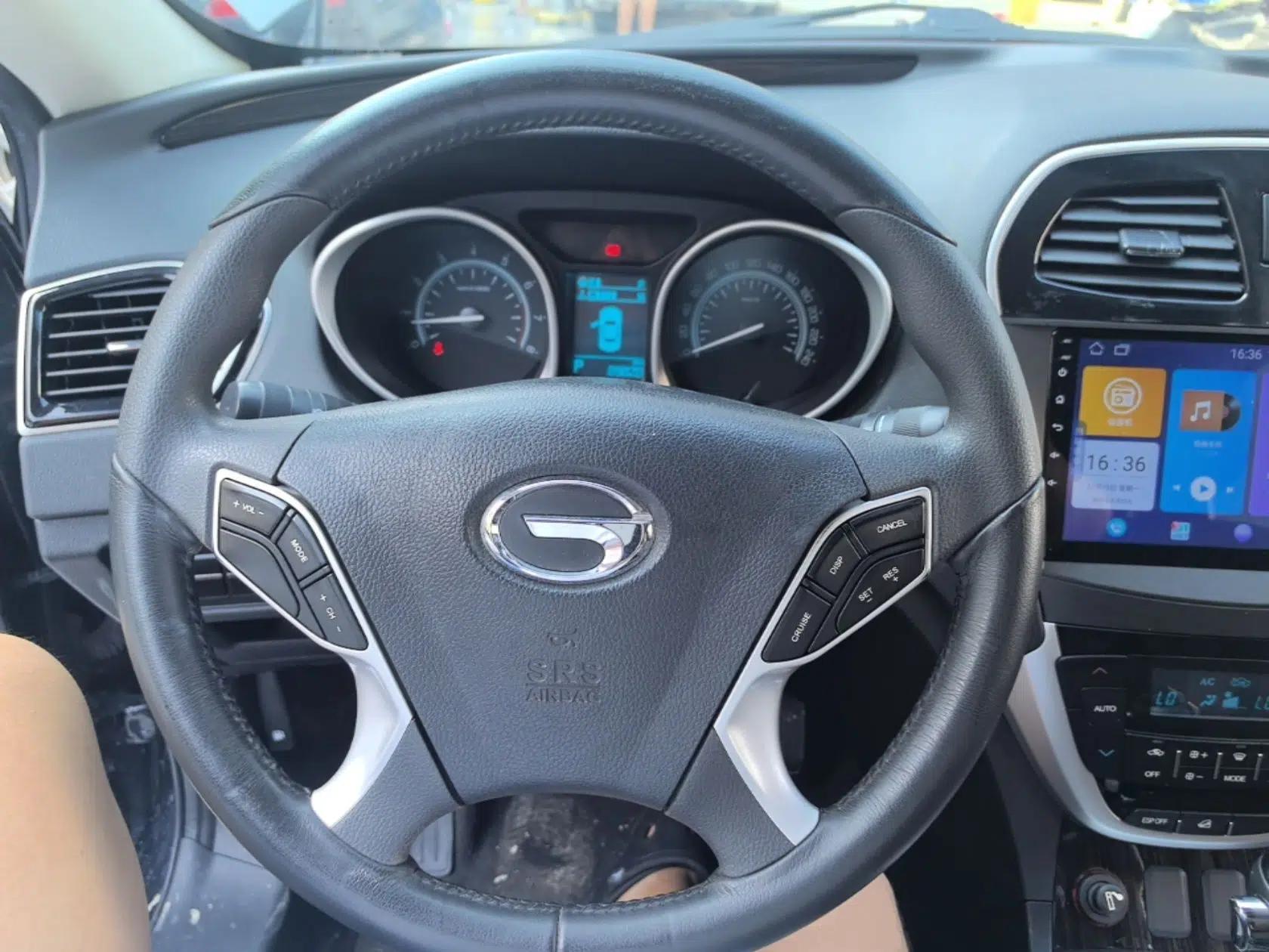 GAC Trumpchi GS5 Super 2016 2.0L Automatic Two-Wheel Drive Supreme Edition — миниатюра 13