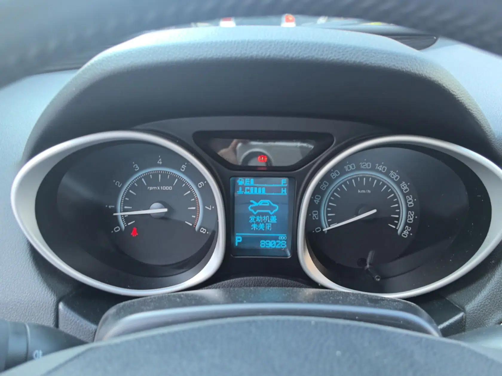GAC Trumpchi GS5 Super 2016 2.0L Automatic Two-Wheel Drive Supreme Edition — миниатюра 14