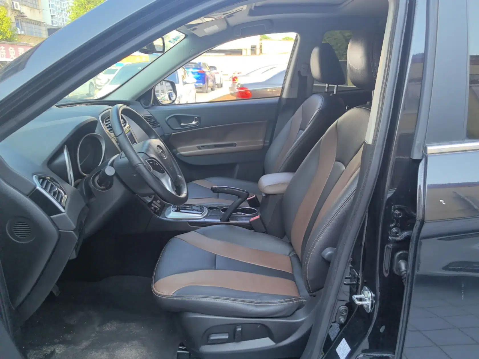 GAC Trumpchi GS5 Super 2016 2.0L Automatic Two-Wheel Drive Supreme Edition — миниатюра 17
