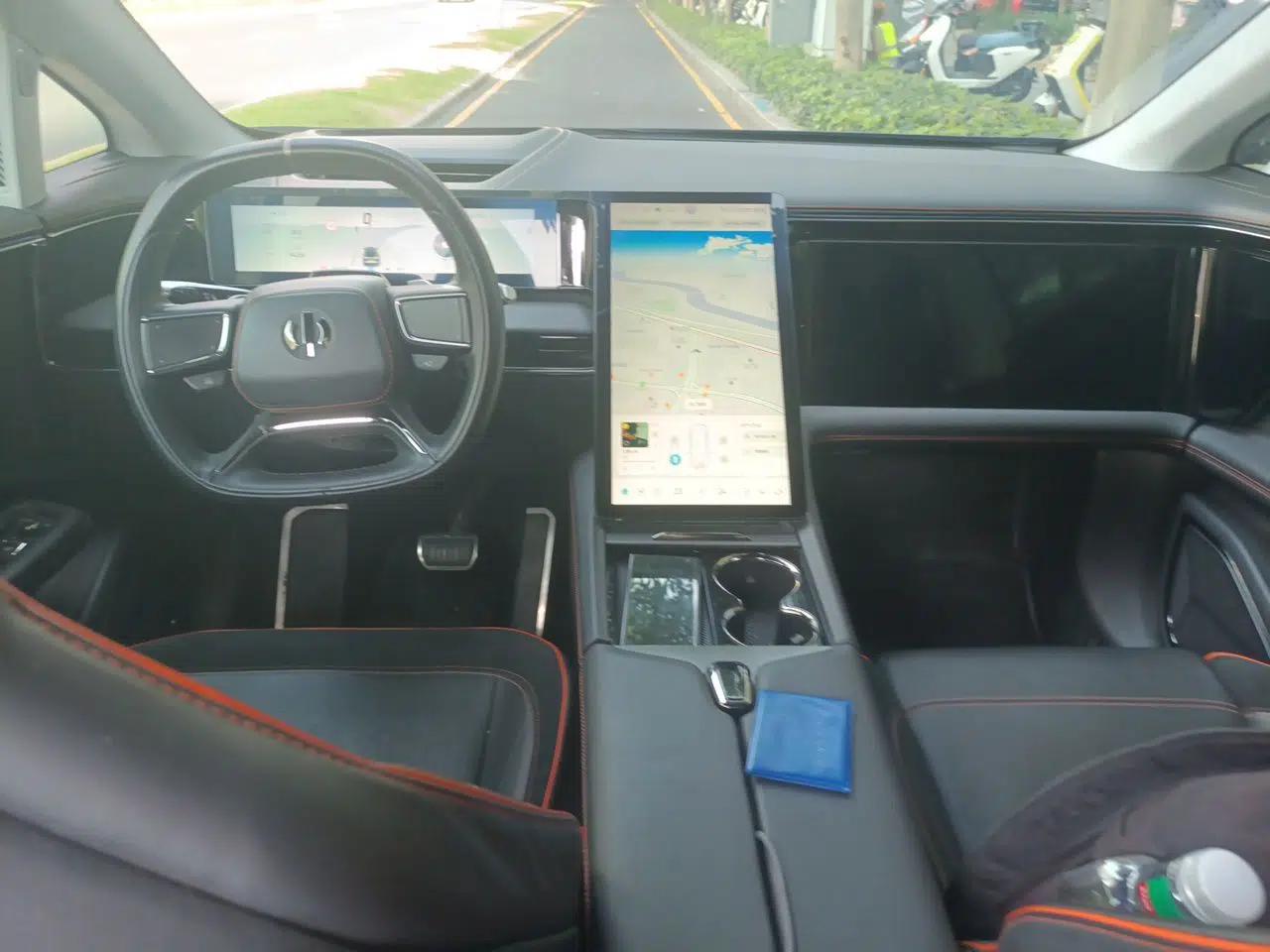 HiPhi X 2021 Flagship Edition 6-Seater — миниатюра 9
