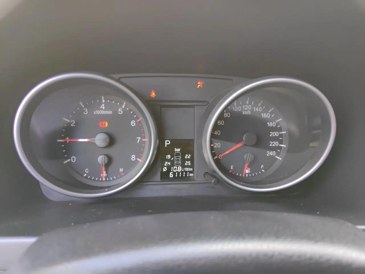 Haval H6 2012 2.4L Automatic Two-Wheel Drive Prestige Version — миниатюра 11