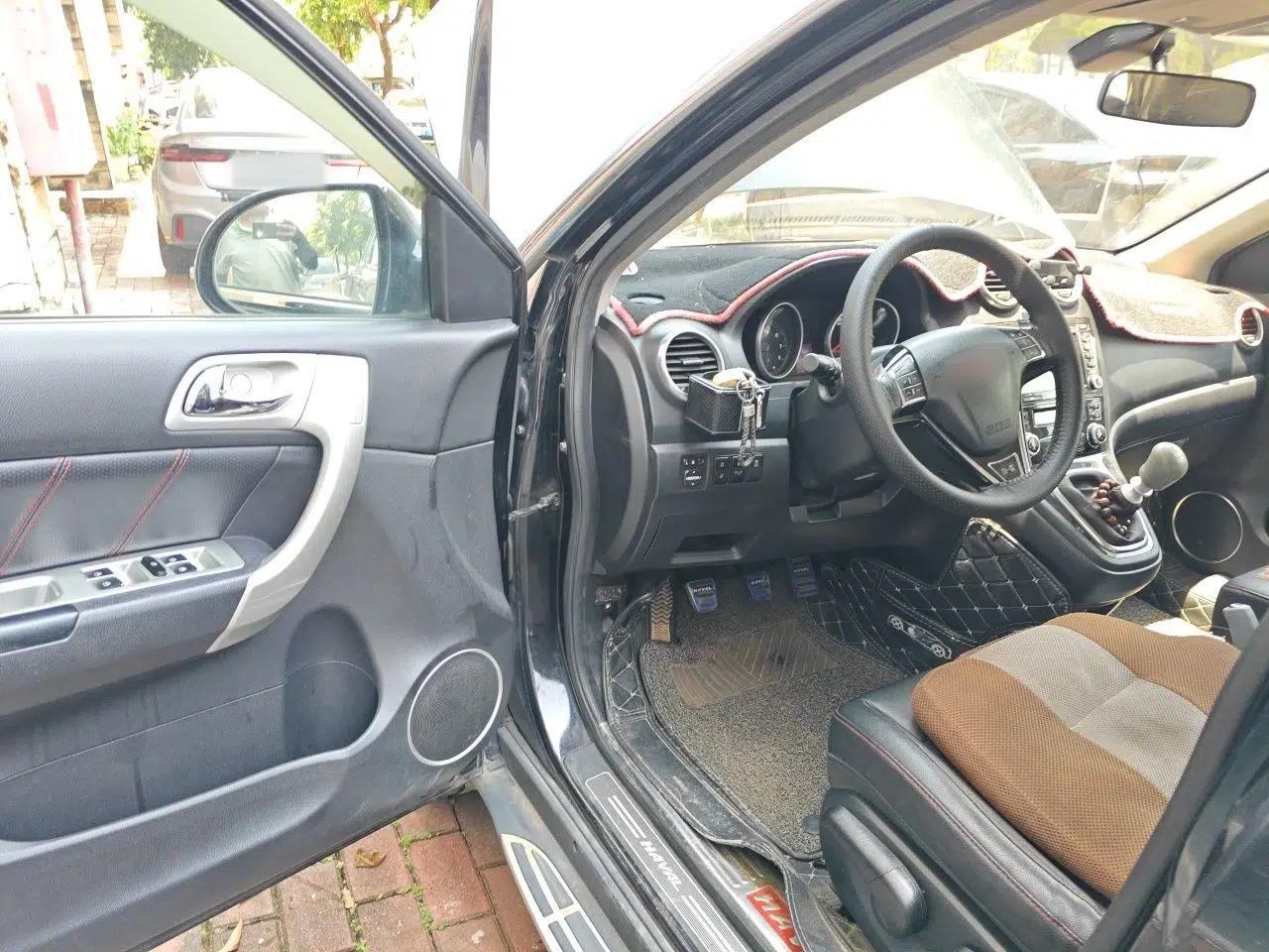 Haval H6 2015 Upgraded Model 1.5T Manual Two-Wheel Drive Elite Version — миниатюра 16