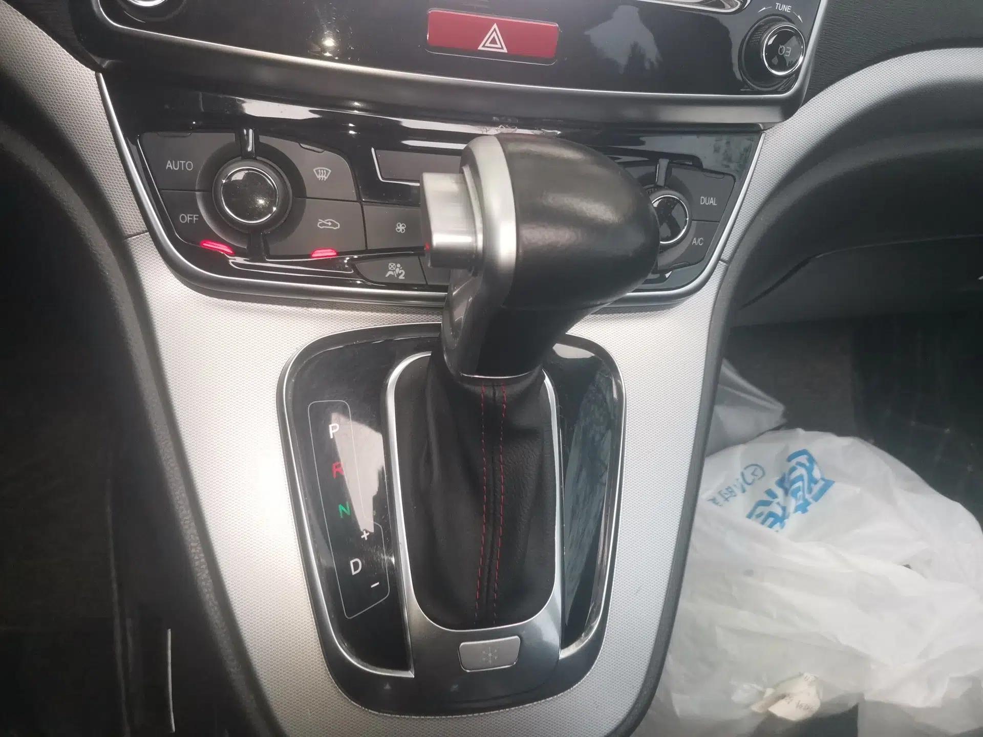 Haval H6 2015 Sport Edition 1.5T Automatic Two-Wheel Drive Luxury Model — миниатюра 14
