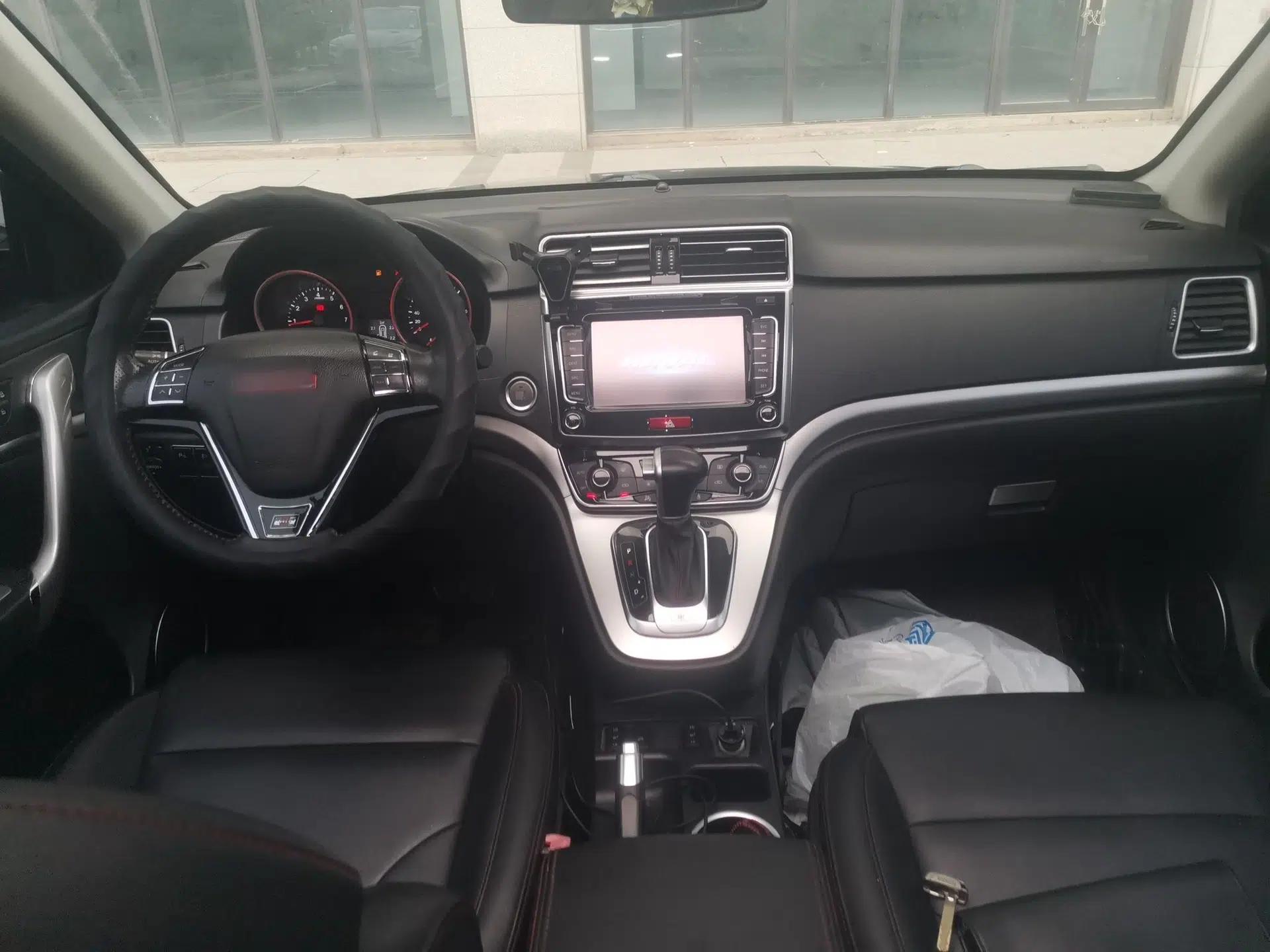 Haval H6 2015 Sport Edition 1.5T Automatic Two-Wheel Drive Luxury Model — миниатюра 9