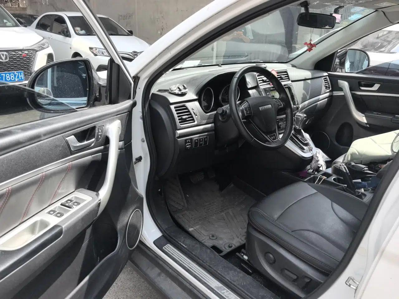 Haval H6 2017 Red-Label Sport Edition 1.5T Automatic Two-Wheel Drive Luxury Model — миниатюра 16