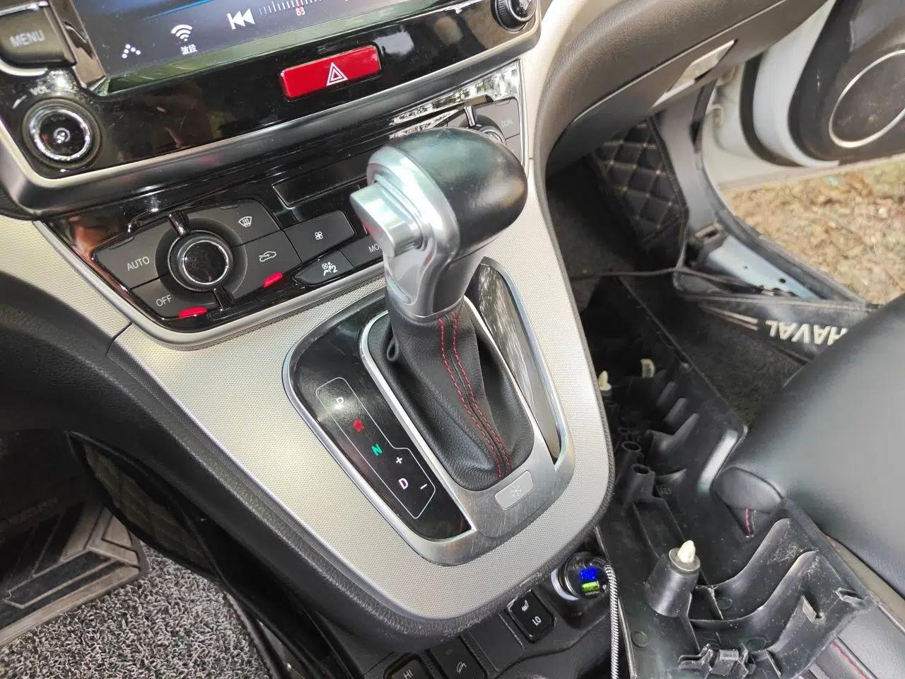 Haval H6 2015 Sport Edition 1.5T Automatic Two-Wheel Drive Luxury Model — миниатюра 14