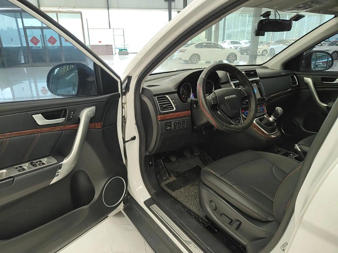 Haval H6 2017 Red-Label Sport Edition 1.5T Manual Two-Wheel Drive Elite Model — миниатюра 18