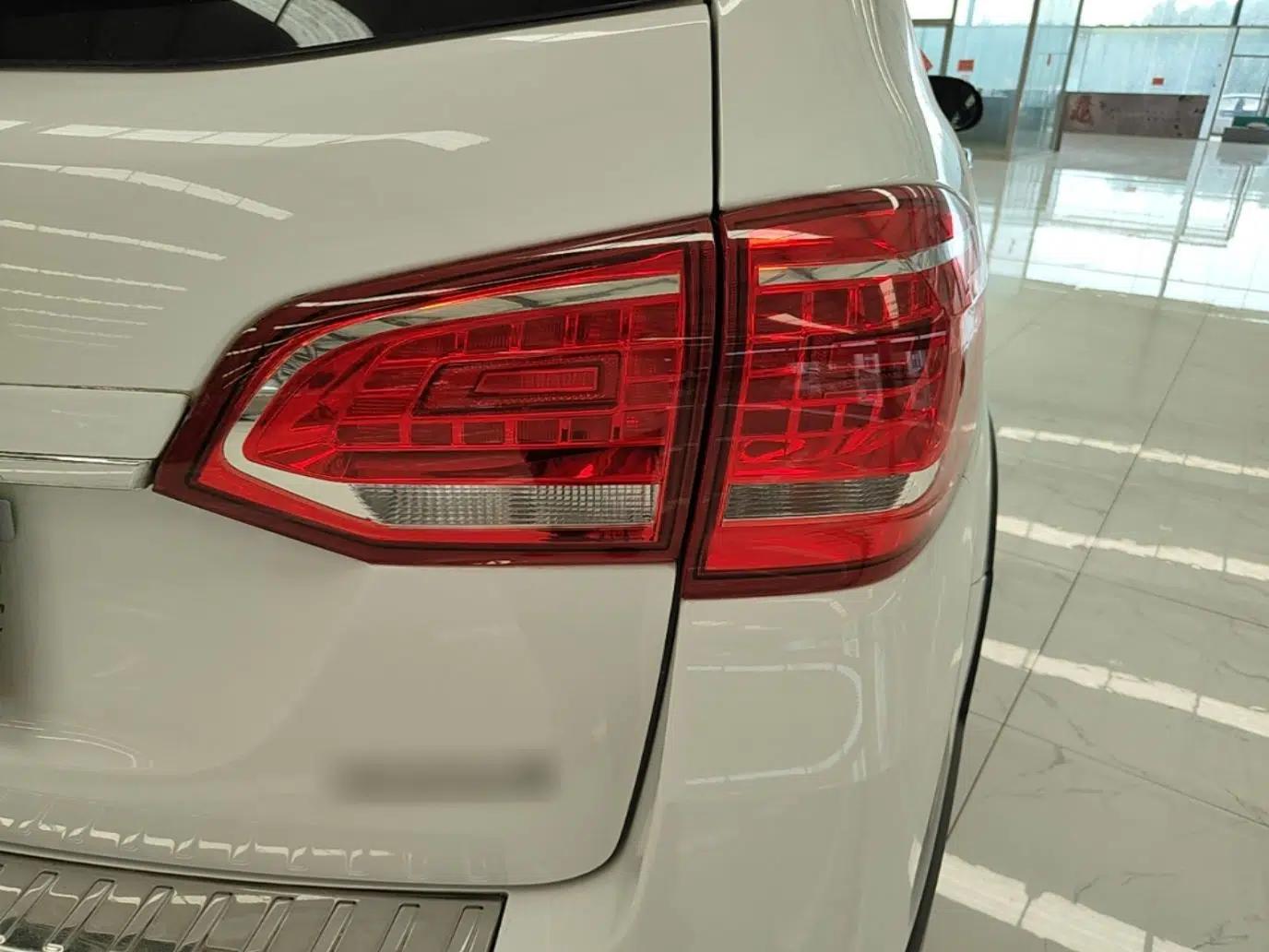 Haval H6 2017 Red-Label Sport Edition 1.5T Manual Two-Wheel Drive Elite Model — миниатюра 9
